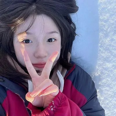 有很多蛋的公鸡